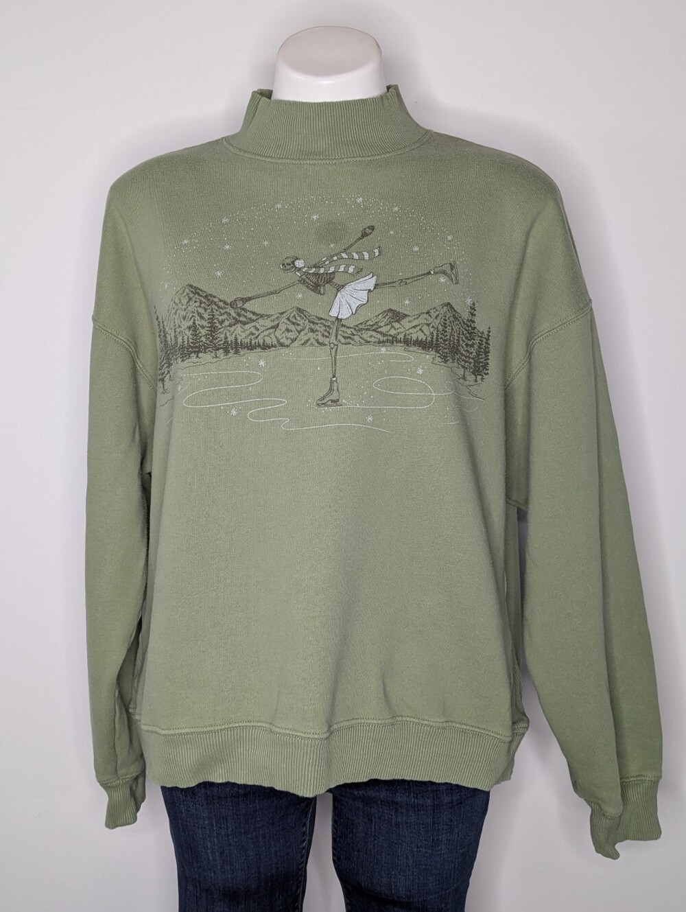 AEO Green Winter Ice Skating Skeleton Mock Neck Long Sleeve Sweatshirt M